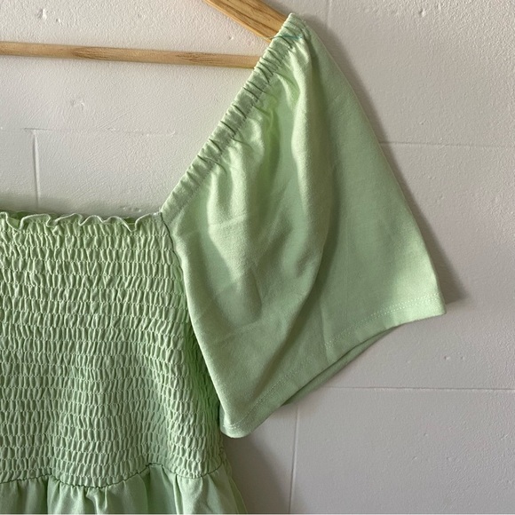 Cropped Top with Rushing and Flounce Sleeves - Picture 2 of 7